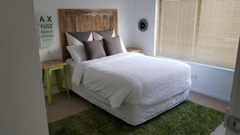 At Home Apartments - Goulburn Accommodation 6