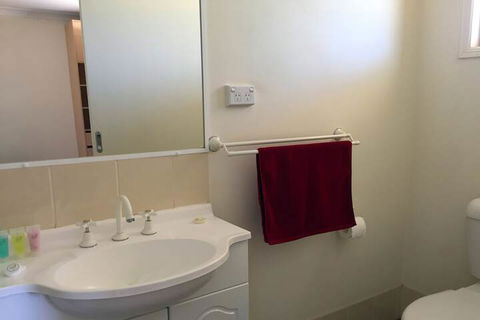 Inland Oasis Motel - Goulburn Accommodation 7