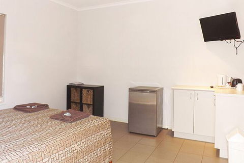 Derby Lodge Self Contained Apartments - Goulburn Accommodation 4