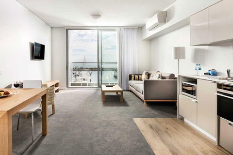 Be. Fremantle - Goulburn Accommodation 5
