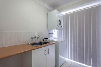 Annand Mews Serviced Apartments - Goulburn Accommodation 3