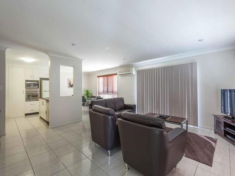 Annand Mews Serviced Apartments - Goulburn Accommodation 5