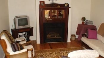 Albury Cottages - Goulburn Accommodation 3
