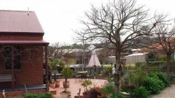 Albury Cottages - Goulburn Accommodation 0