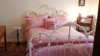 Albury Cottages - Goulburn Accommodation 4