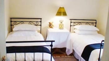 Albury Cottages - Goulburn Accommodation 5