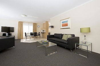 Accommodate Canberra - Kingston Court - Goulburn Accommodation 0