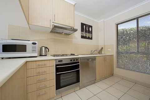 Accommodate Canberra - Kingston Court - Goulburn Accommodation 2