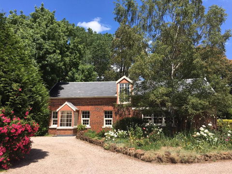 Tahara Cottage - Goulburn Accommodation 1