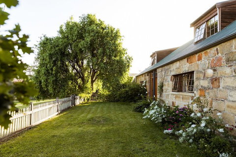 Daisy Bank Cottages - Goulburn Accommodation 5