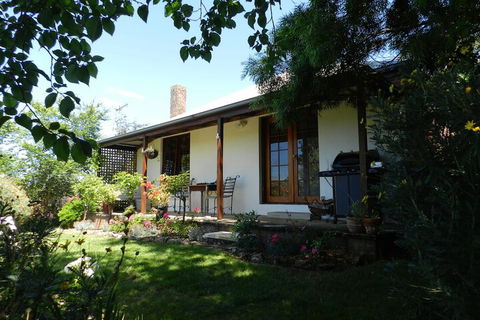 Wagners Cottages - Goulburn Accommodation 3