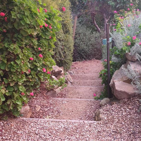 Astley Cottage - Goulburn Accommodation 2