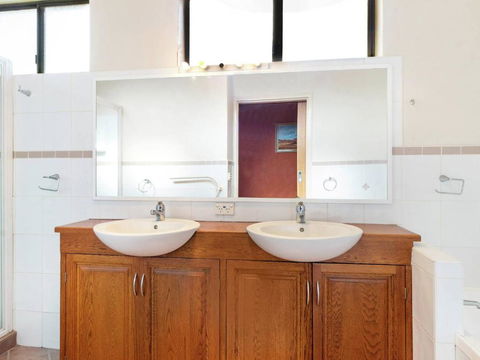 Alkira Motel - Goulburn Accommodation 1