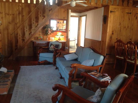 A Country Barn Retreat - Goulburn Accommodation 4