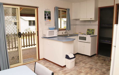 Smugglers Cove Holiday Village - Goulburn Accommodation 6