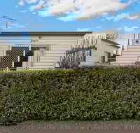 Lake Hamilton Motor Village  Caravan Park - Goulburn Accommodation