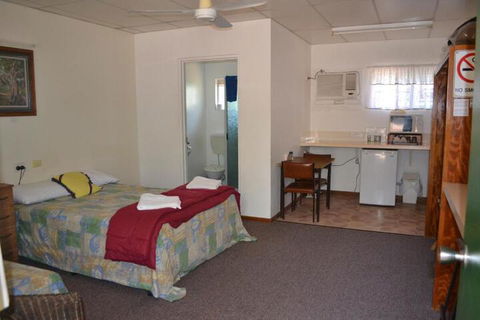 Affordable Gold City Motel - Goulburn Accommodation 3