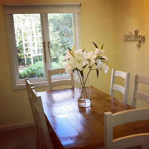Highland Cottage - Goulburn Accommodation 3