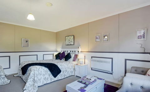 Redcliffe House - Goulburn Accommodation 3