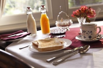 Redcliffe House - Goulburn Accommodation 6
