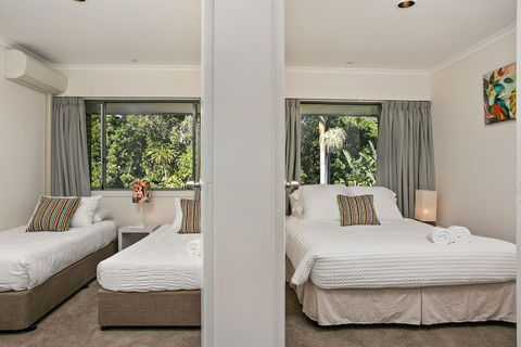 A Perfect Stay - 2 James Cook Apartments - Goulburn Accommodation 0