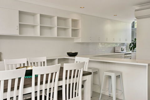 A Perfect Stay - 2 James Cook Apartments - Goulburn Accommodation 1