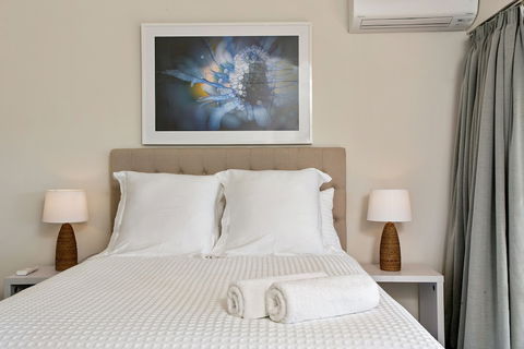 A Perfect Stay - 2 James Cook Apartments - Goulburn Accommodation 5