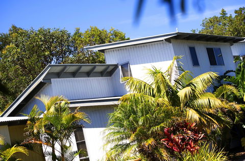 Mobys Beachside Retreat - Goulburn Accommodation 0