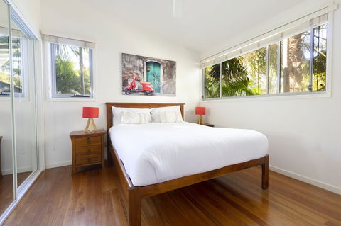 Mobys Beachside Retreat - Goulburn Accommodation 4