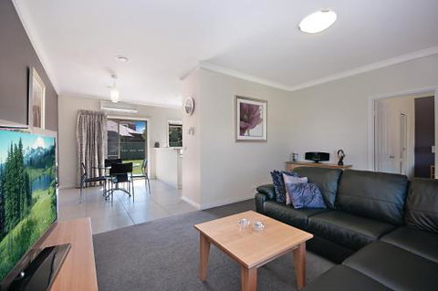 Hamilton Standard Apartment - Goulburn Accommodation 0