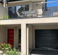 Champagne Stays Apartment - Goulburn Accommodation