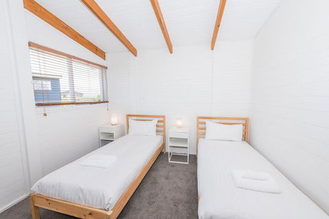 Acacia Cottage - Goulburn Accommodation 6