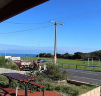 Bott's Beach Retreat - Goulburn Accommodation