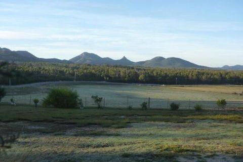 Yakkalla Holiday Cottage - Goulburn Accommodation 4