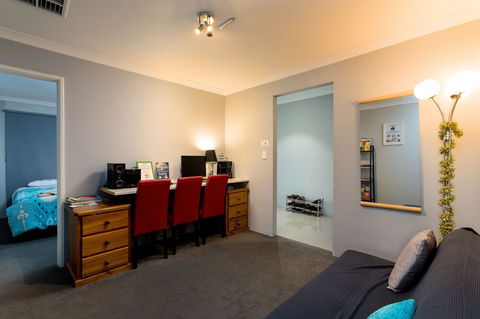 Rainbow Dream House PERTH Holiday Home - Goulburn Accommodation 1