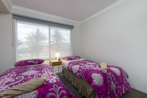 Rainbow Dream House PERTH Holiday Home - Goulburn Accommodation 4