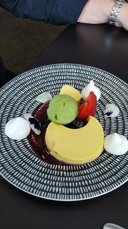 Sandringham Club - Goulburn Accommodation 0