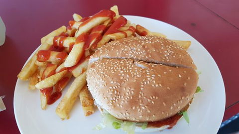 Danny's Burgers - Goulburn Accommodation 0