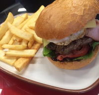 Drouin PizzaBurger Lounge - Goulburn Accommodation