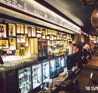 The Stoned Crow - Goulburn Accommodation
