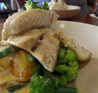 Benny's Kitchen in Dicey Rileys Irish Hotel - Goulburn Accommodation
