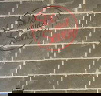 Six Aint Seven - Goulburn Accommodation