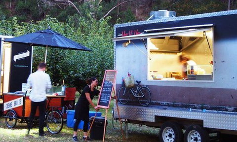 Downtown Bar & Grill - Goulburn Accommodation 11