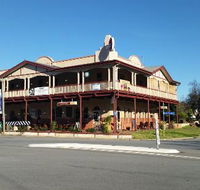 The Royal Hotel - Goulburn Accommodation