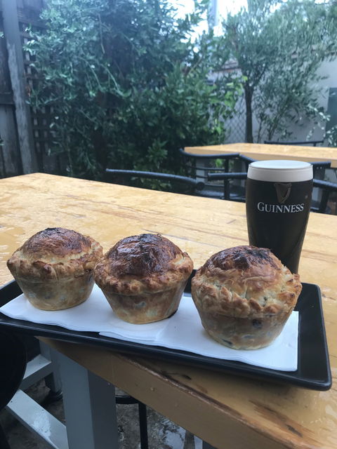 The Dubliner Irish Bar And Restaurant - Goulburn Accommodation 1