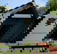Drink Ottelia  Eat Fodder - Goulburn Accommodation