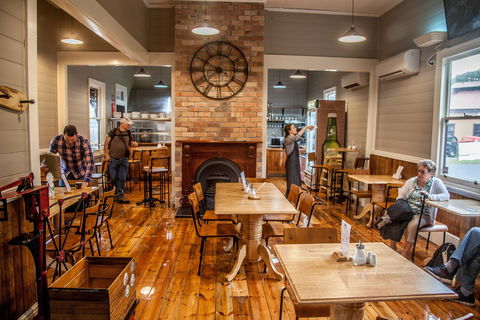 Tracks On Point Cafe - Goulburn Accommodation 0