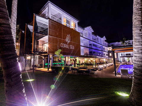 The Rocks - Restaurant, Bar, Pool Club - Goulburn Accommodation 0