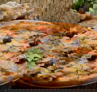 Alex's Pizza - Goulburn Accommodation