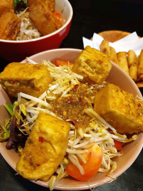 Tokyo Loco Bowl - Goulburn Accommodation 0